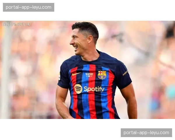 莱万多夫斯基点射破门，本赛季个人进球数据追平射手榜头名